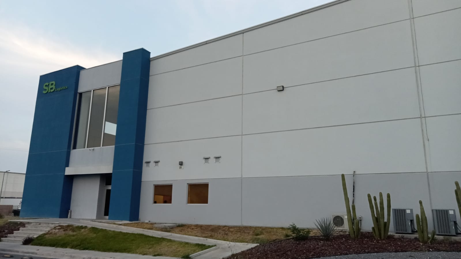  distribution-center